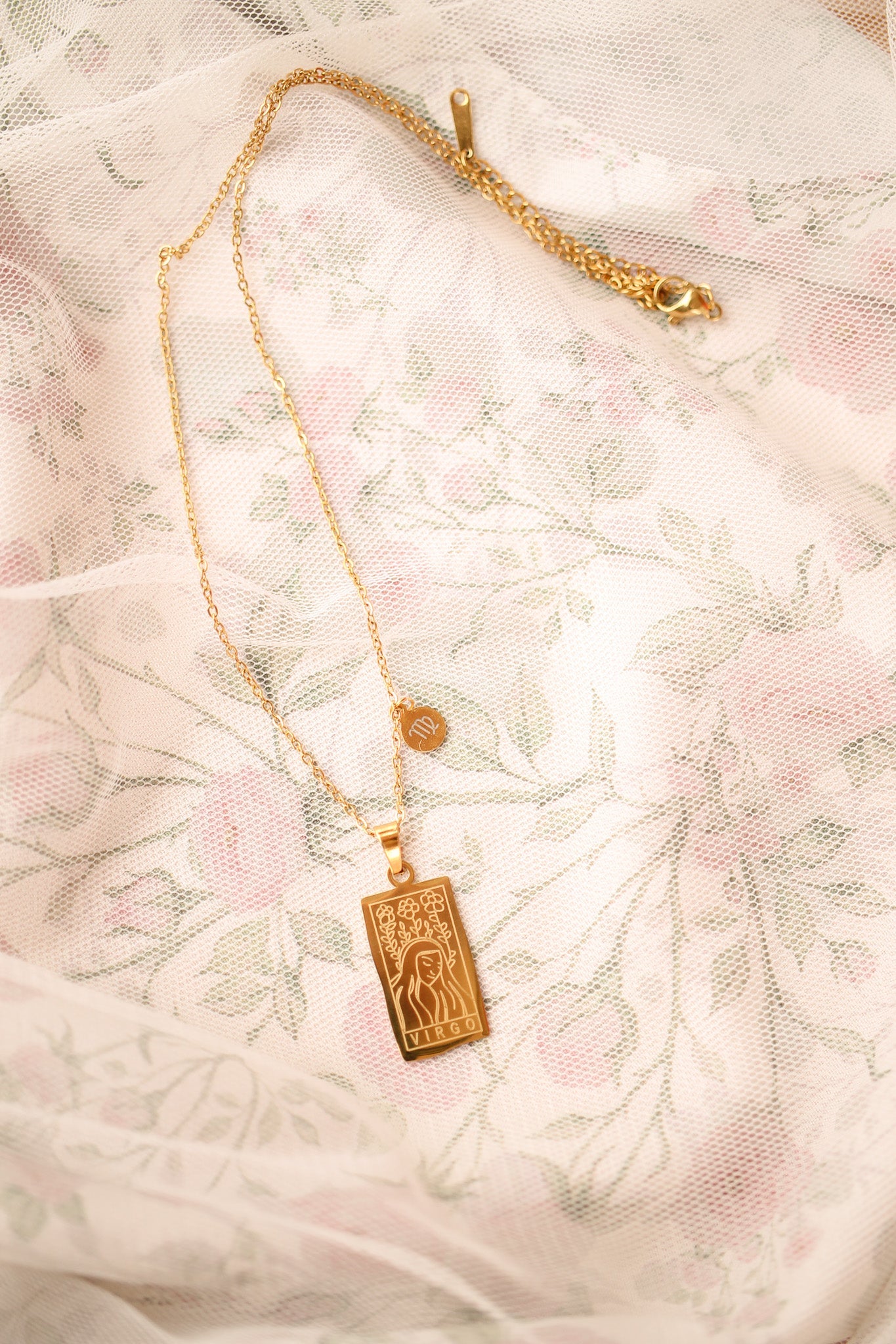 "Written in the Stars" Necklace Set