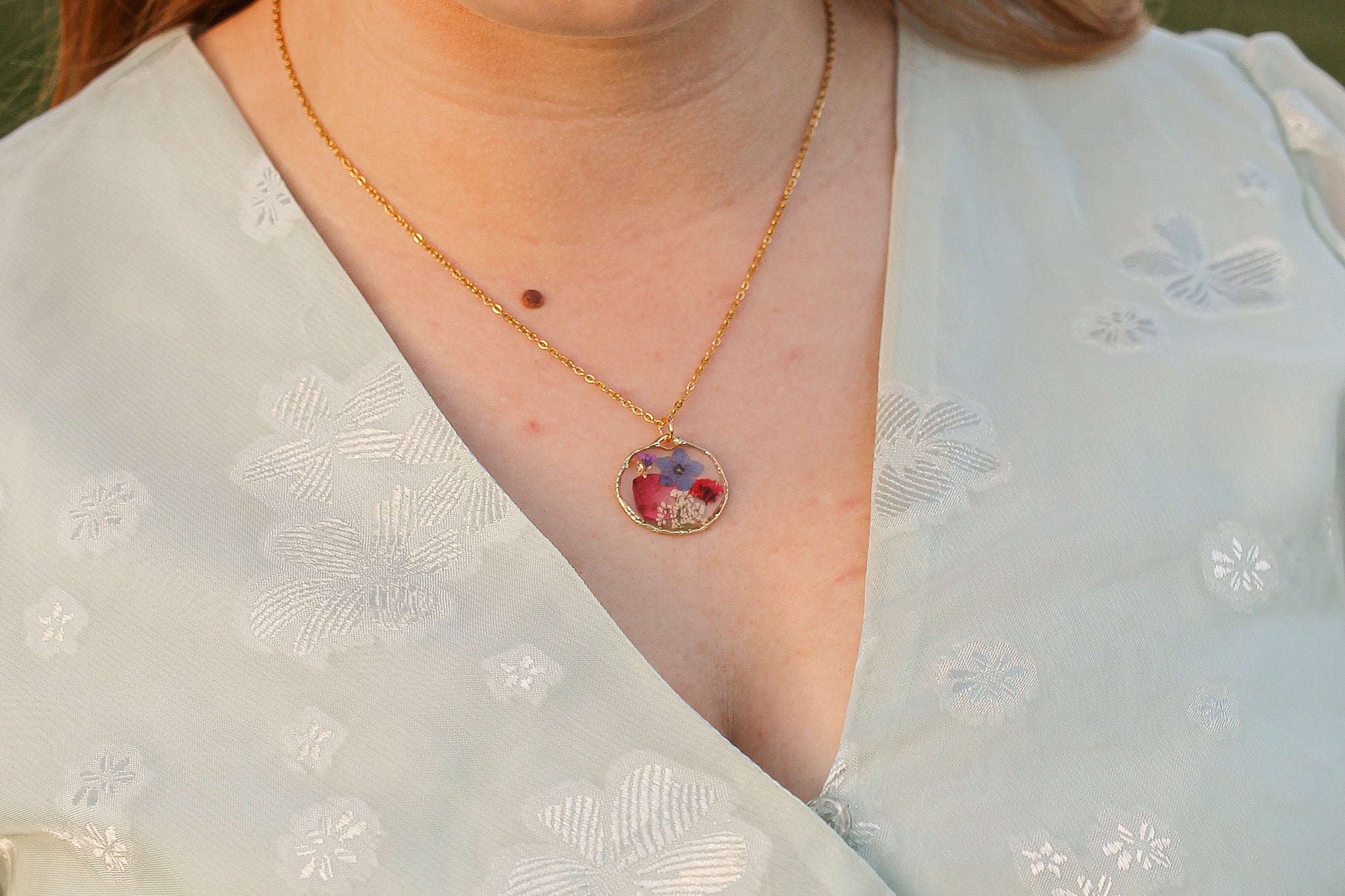 Nyla Pressed Flower Necklace in Multicolor