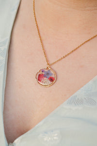 Nyla Pressed Flower Necklace in Multicolor