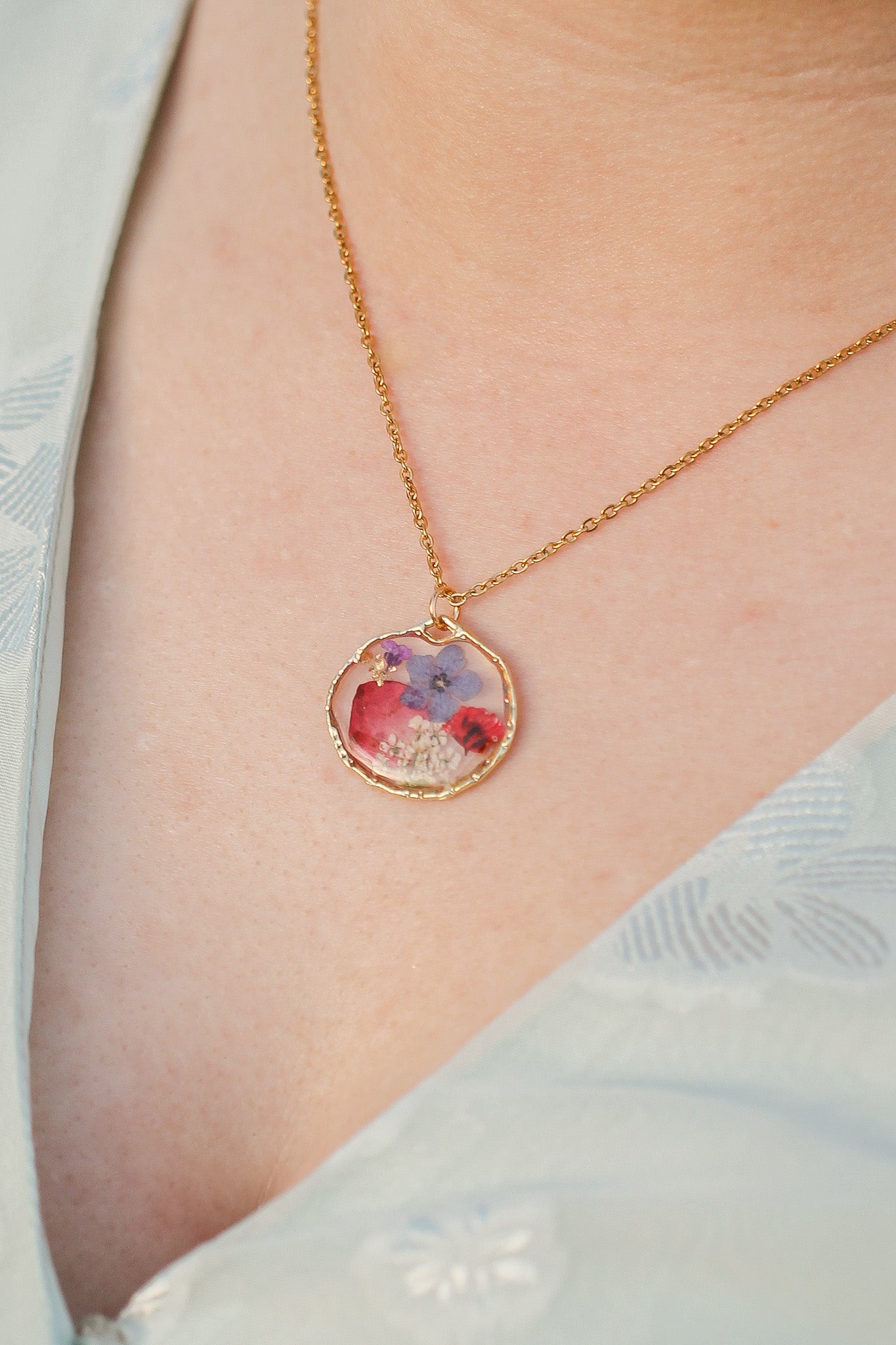 Nyla Pressed Flower Necklace in Multicolor