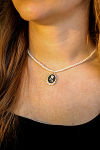 Francesca Necklace in Black and Pearls