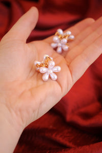 Annalise Mini Claw in Pearl