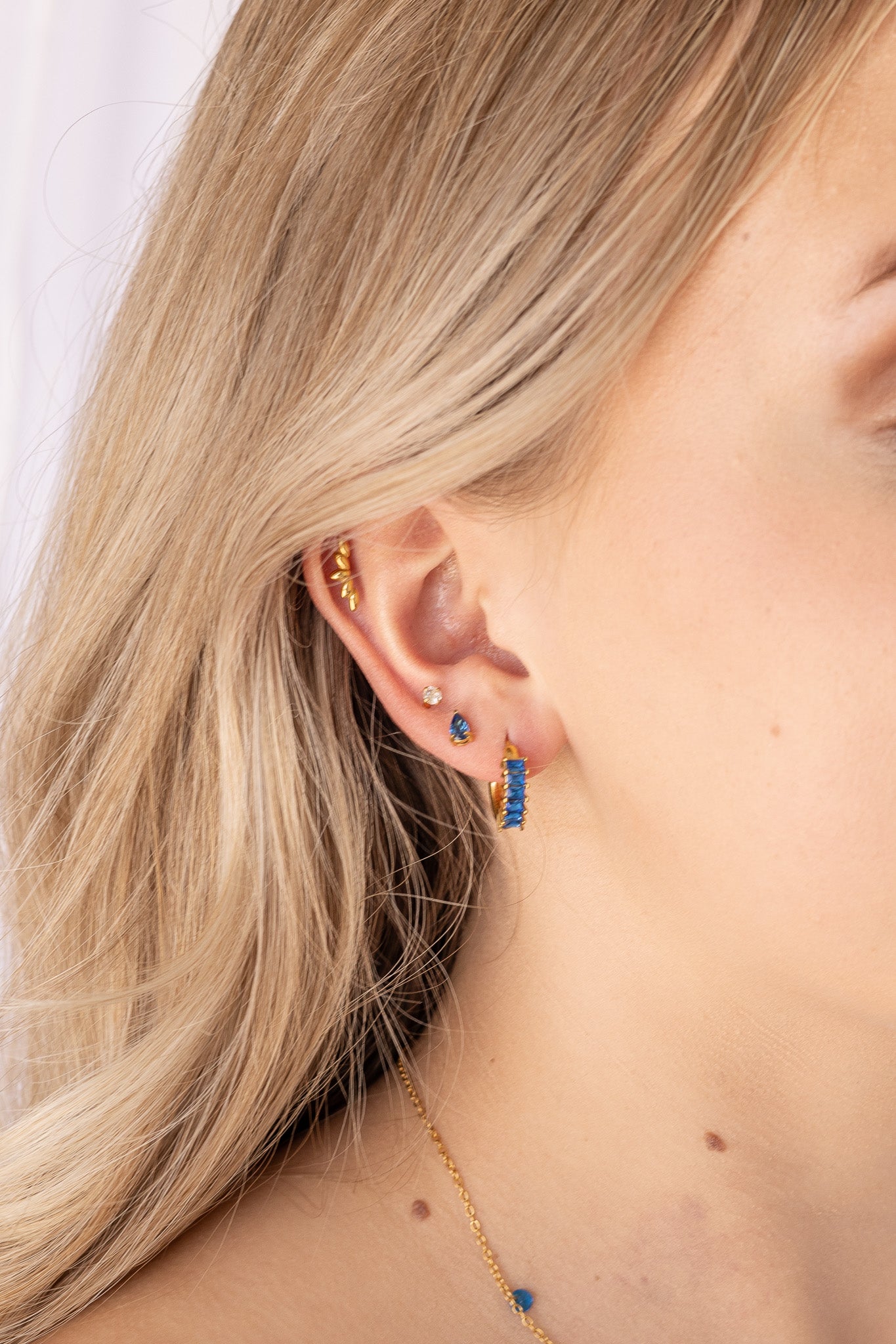 Crystal Flat Back Stud in Blue