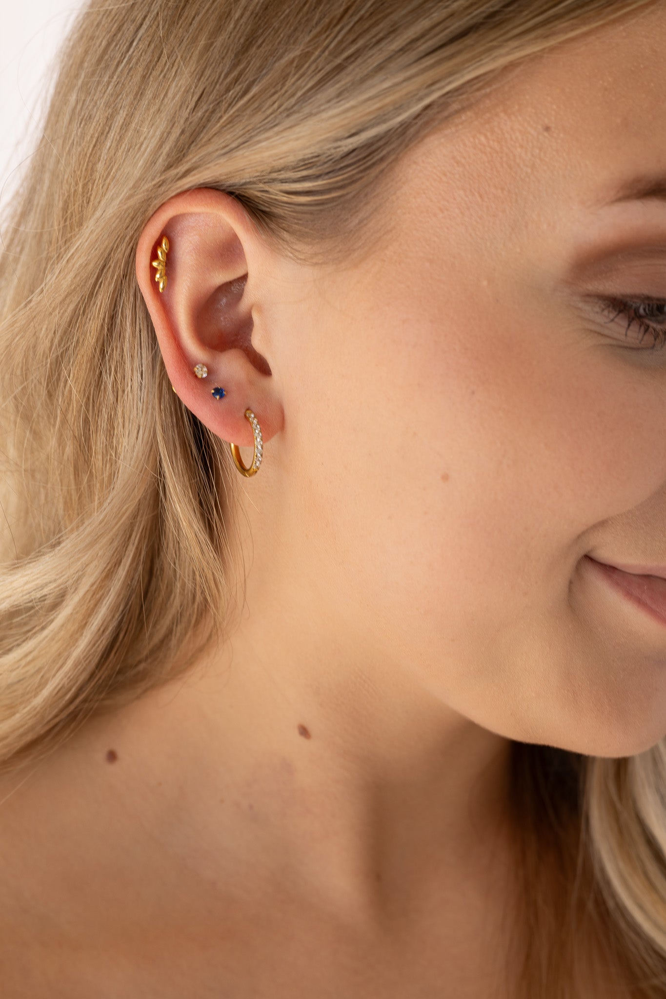 Crystal Flat Back Stud in Blue