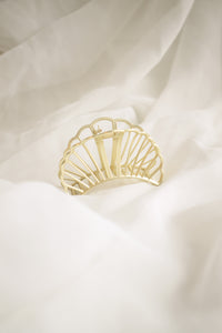 Aphrodite Claw in Gold