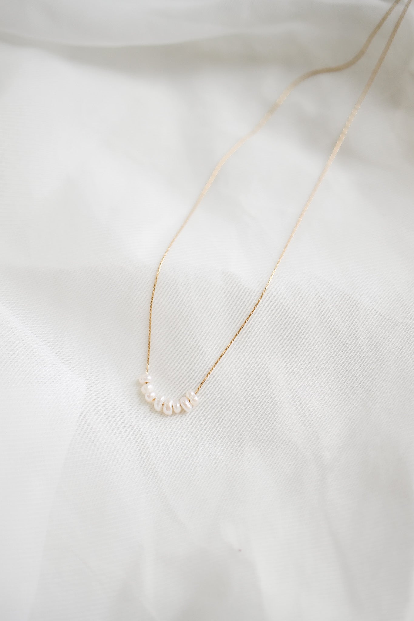 Lorelei Necklace in Dainty Pearl