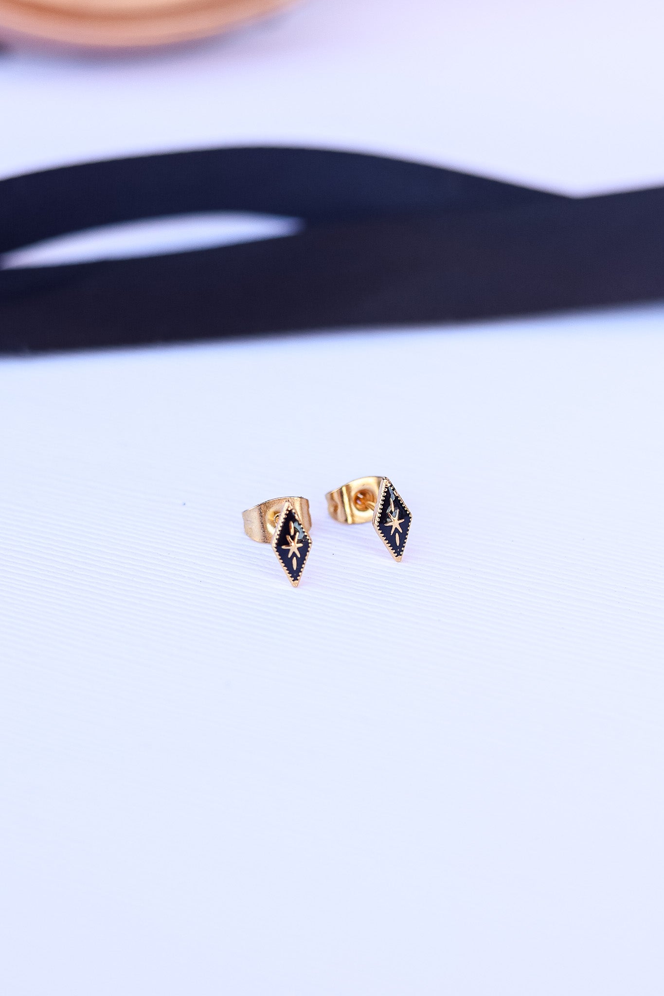 Seren Stud in Black