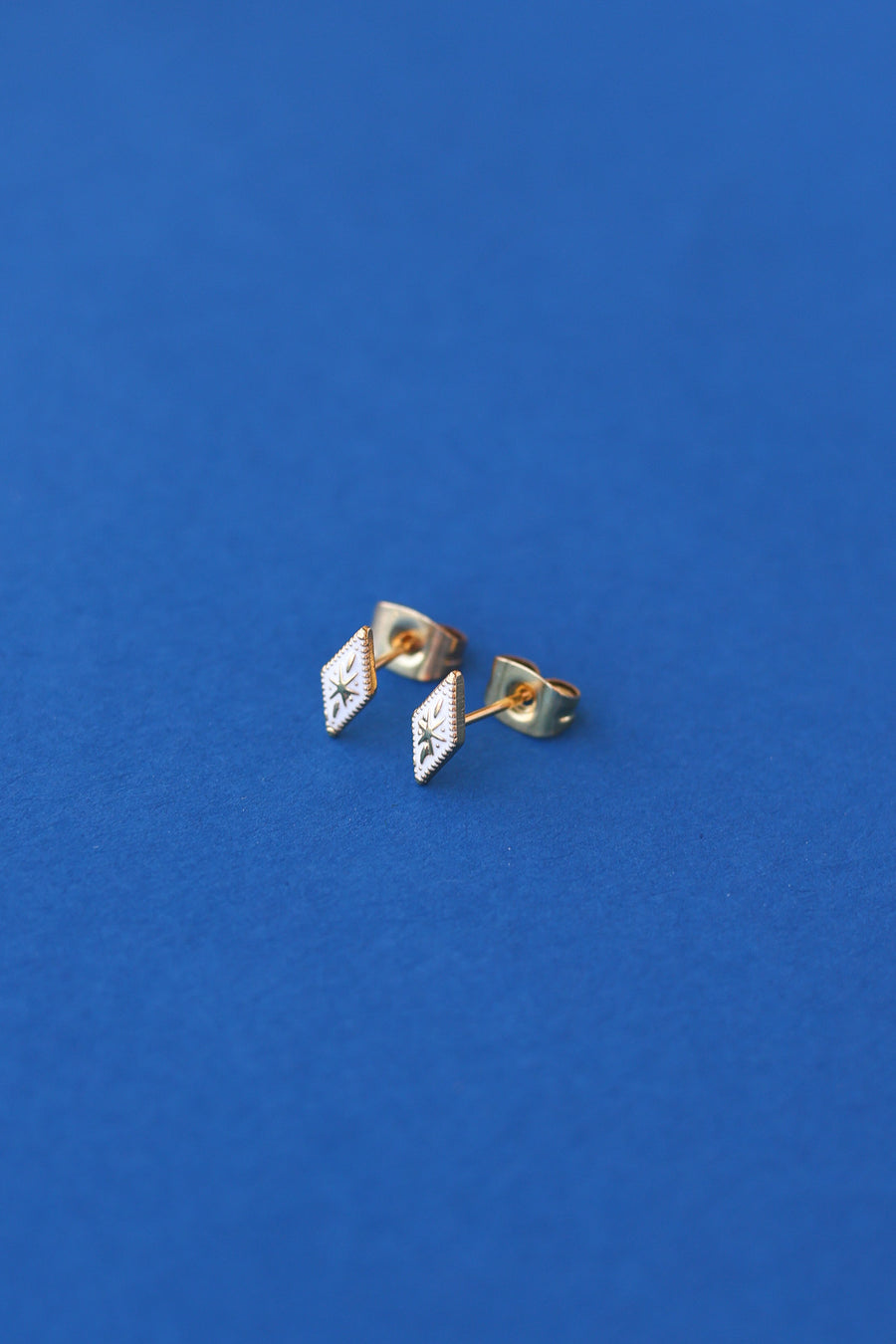 Seren Stud in White