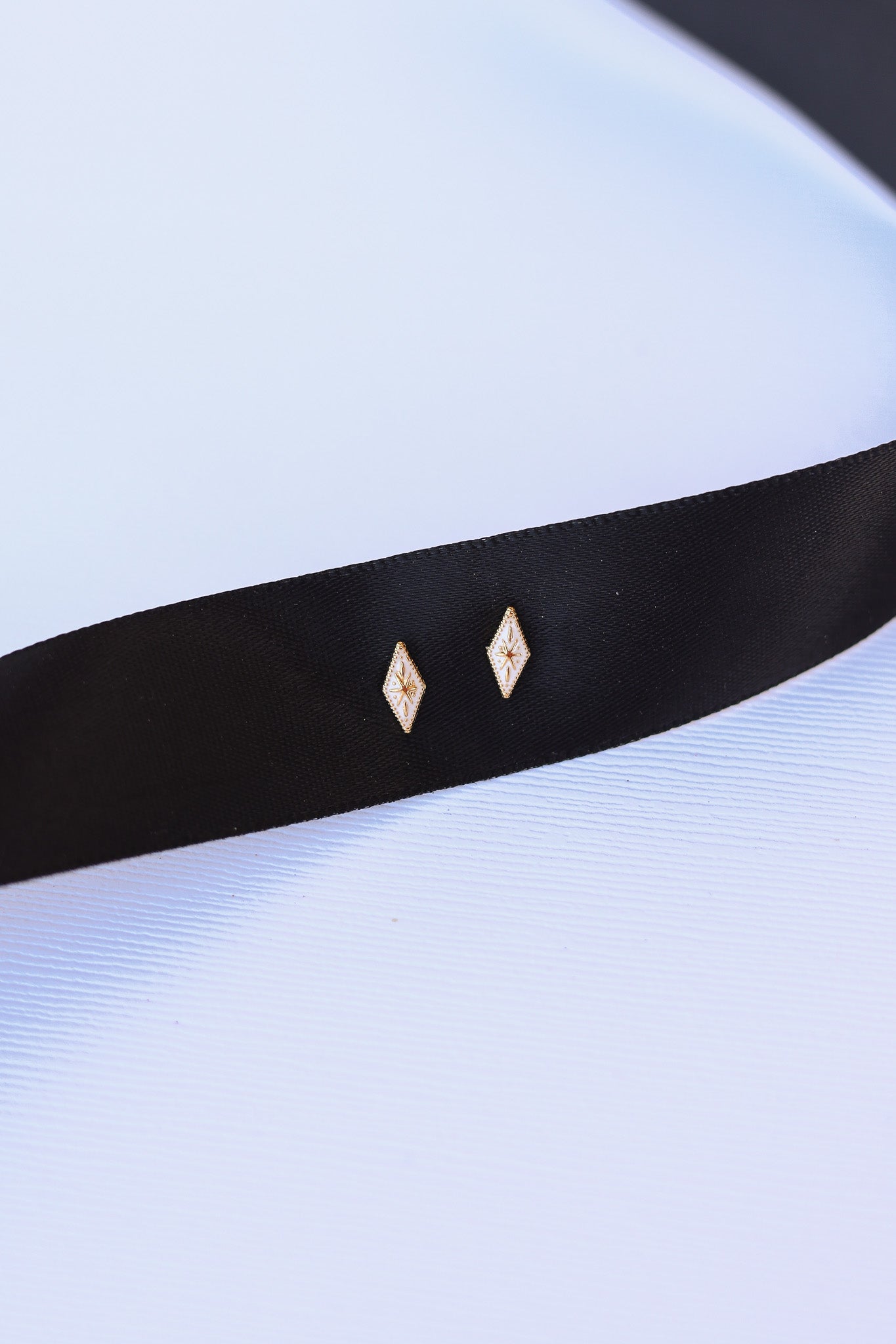 Seren Stud in White