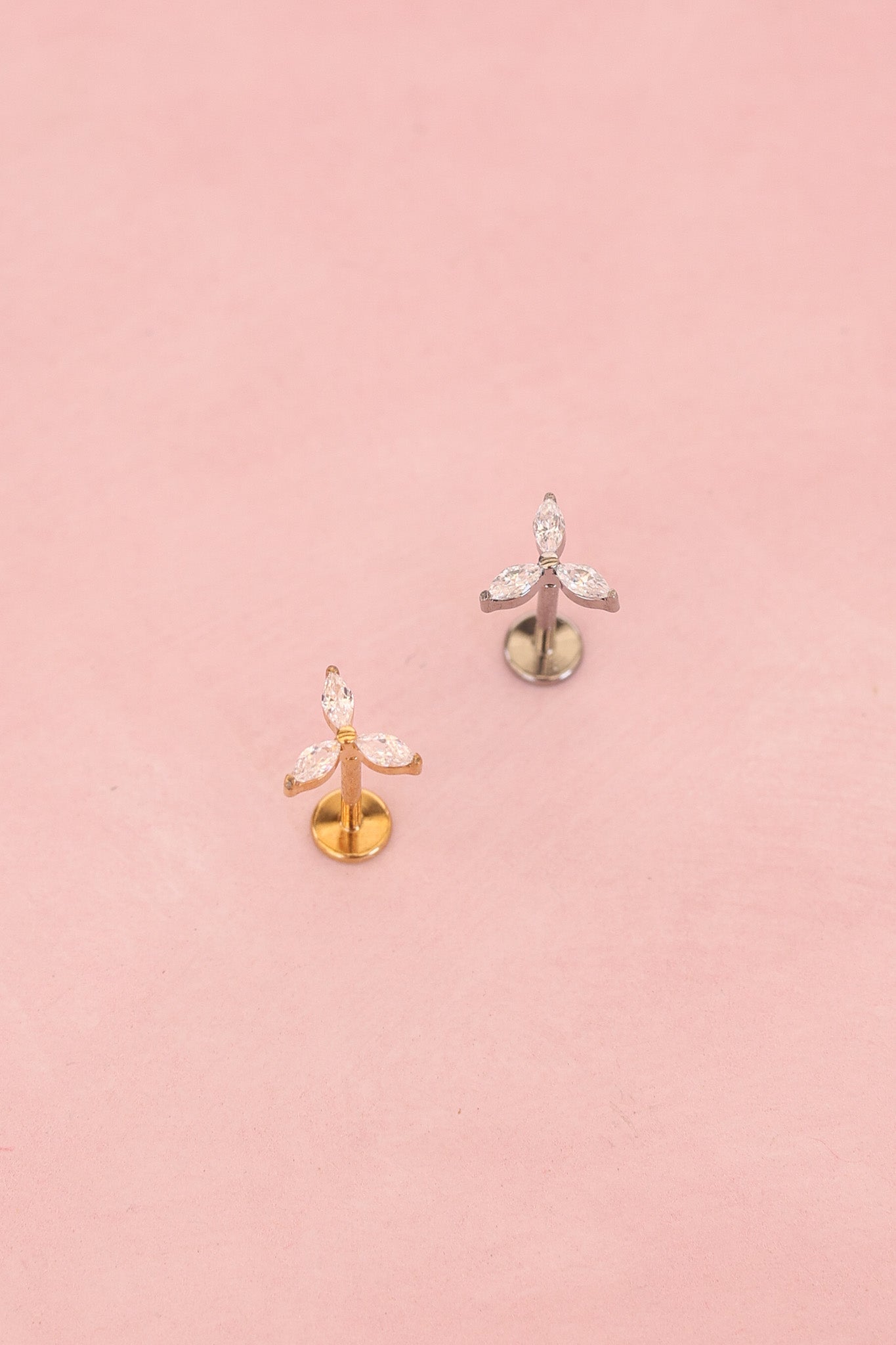 Iris Flat Back Stud