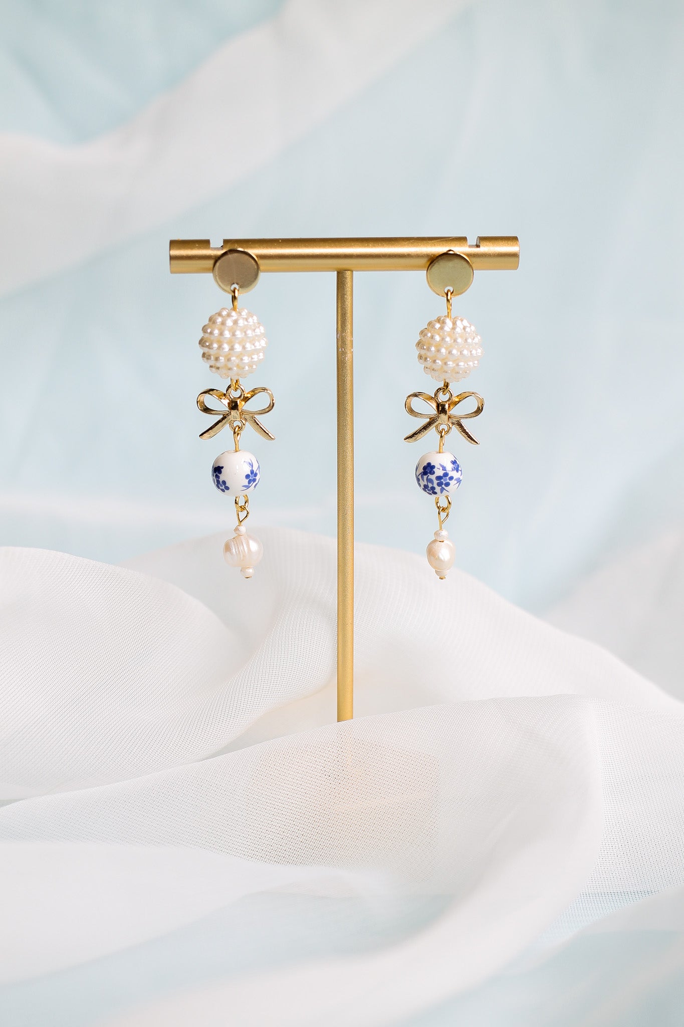 Nantucket Dangle in Blue and Pearl