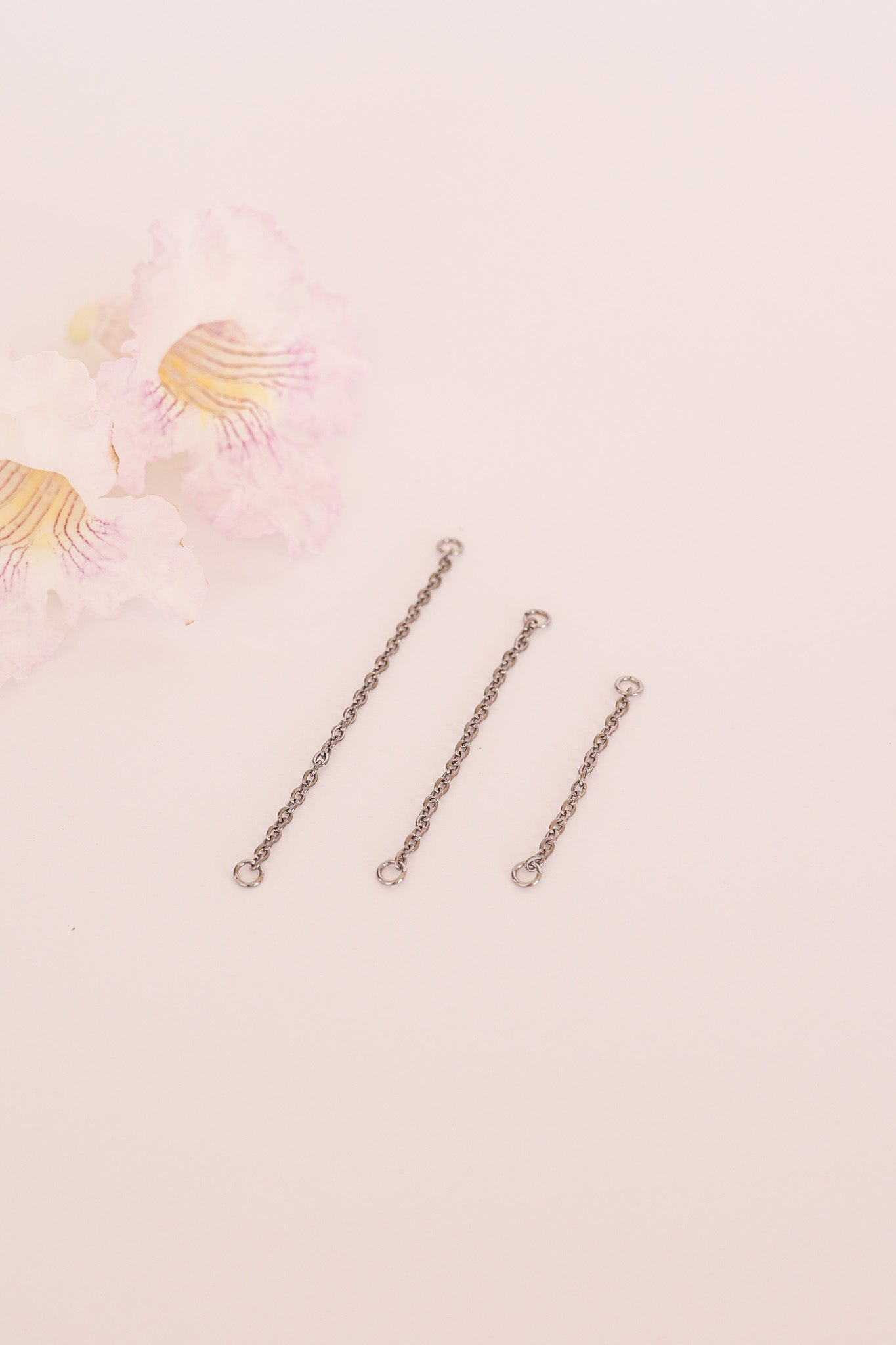 Flat Back Stud Connector Chain