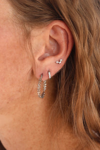 Vine Flat Back Stud