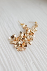 Annabeth Flower Dangle in Gold