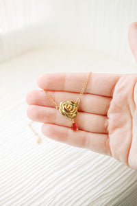 Rosa Necklace in Gold