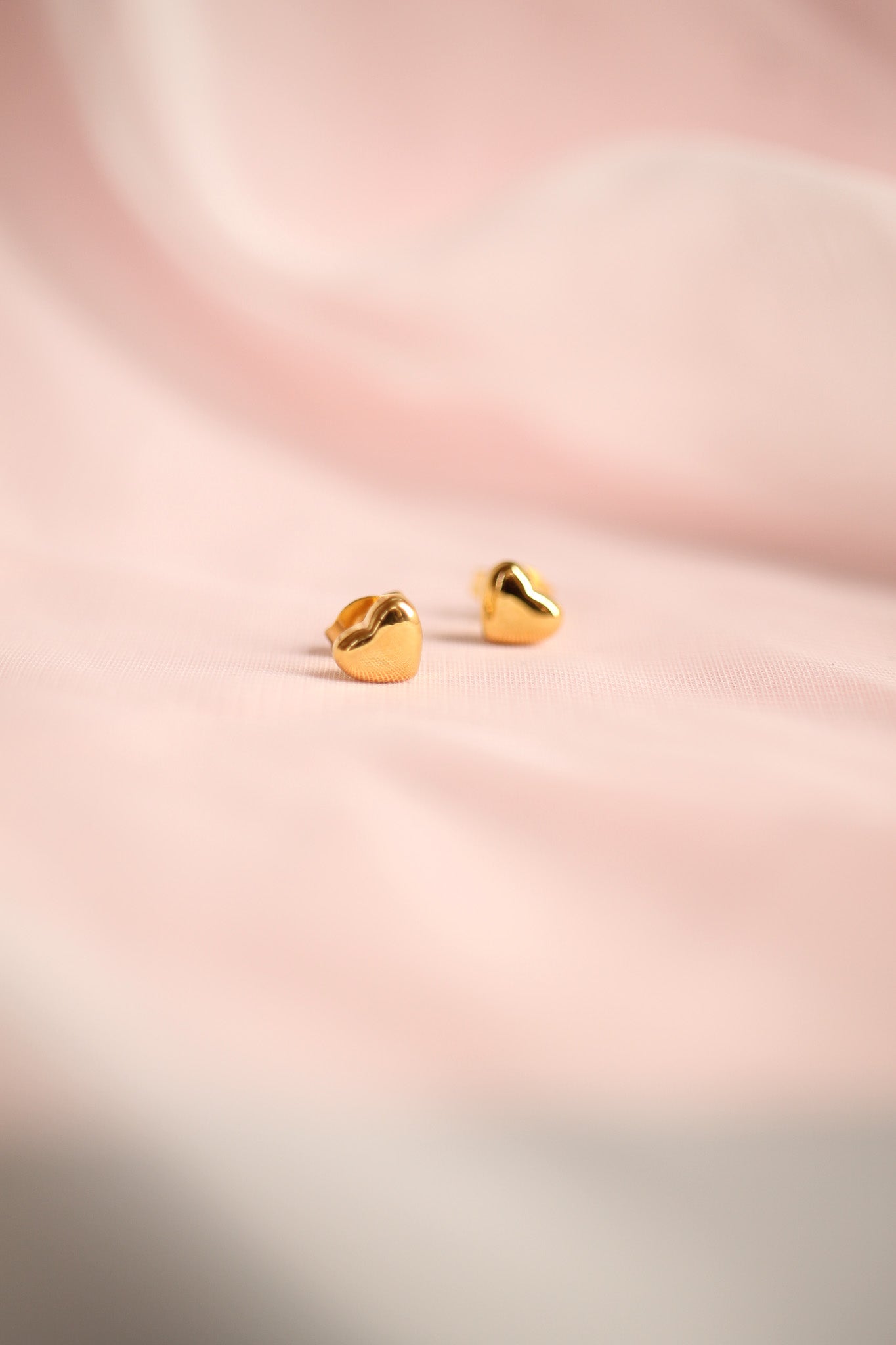 Tiny Heart Stud in Gold